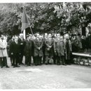 1975 Výstavba pomníku Rudoarmějcům a slavnostní odhalení